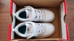 【新品・未使用】Nike スニーカー ホワイト/ティールのサムネイル