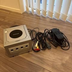 任天堂 ゲームキューブ 本体 シルバーのサムネイル
