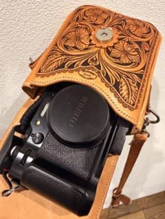 カービングレザー x100viジャストサイズ レザーショルダーバッグ カービングレザー x100viジャストサイズ レザーショルダーバッグ