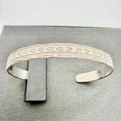 ナバホ ヘンリーマリアーノ シルバーバングル HRM 7mm幅 - メルカリ