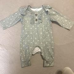 花柄ロンパース　50-60 花柄　春服　sheinのサムネイル