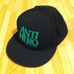 ANTI HERO×NEW ERA キャップ supremeのサムネイル