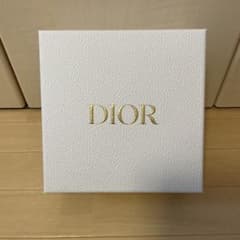Dior ギフトボックス ホワイトのサムネイル