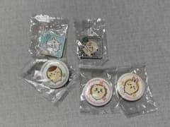 ま*げ様 【ちいかわ】くら寿司 コラボ 缶バッジ・マグネット 5点セットのサムネイル