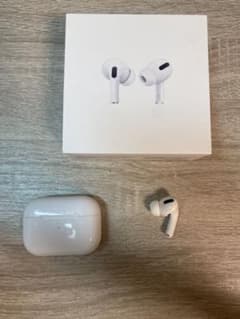 Apple AirPods Pro 第一世代　右耳　充電ケース　付属品のサムネイル