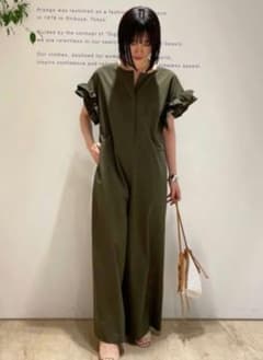 カデュネ 川上桃子さんコラボ 袖フリルオールインワン カーキ - メルカリ
