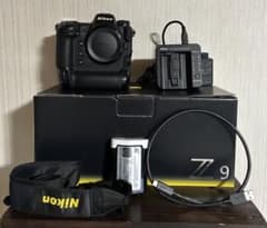 極上品】Nikon Z9 ボディ 予備バッテリー・メモリーカード付 - メルカリ