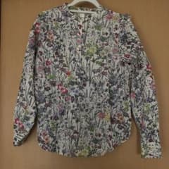 H &M花柄ブラウスのサムネイル