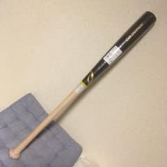 鈴木誠也　木製バット　※実使用 鈴木誠也「ロゴ付近を太く」 速い変化球対策も…大幅変更のバットに