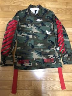 off-white 迷彩 ジャケットのサムネイル