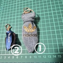 ①ネクタイ型キーホルダー リメイクデニム ②リボンキーホルダー 本日