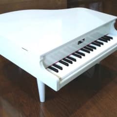 カワイ　ミニピアノ　グランドピアノ　白　ホワイト　オフホワイト　アイボリーのサムネイル