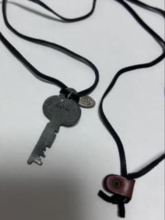 アンティークキーモチーフ レザーネックレス　鍵　ヴィンテージ調のサムネイル