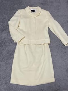 【美品】オレンジ系ラメ入り　淡い黄色 スーツ・セットアップ•フォーマルのサムネイル