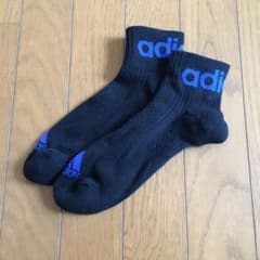 adidas靴下のサムネイル