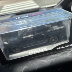 【新型】ハイラックス カラーサンプル ブラックのサムネイル