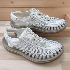 キーン ウィメンズ ユニーク ホワイト／コーンストーク 24センチ