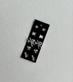 【即日発送可！】クリスタル耳つぼジュエリー(デザイン無し6粒付き)のサムネイル