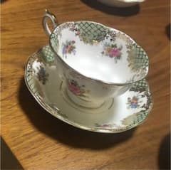 ロイヤルアルバート カップ ソーサー 廃盤のサムネイル