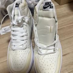 Nike Air Jordan 1 ホワイト ハイカットのサムネイル