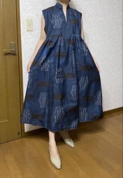 ★着物リメイク　大島紬　正絹 　◆ノースリーブ　ロングワンピース　 一点物 着物リメイクノースリーブ ロングワンピース ネイビー 大島紬 - メルカリ