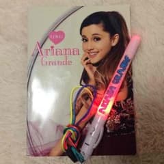 Ariana grande アリアナグランデ 公式 グッズ ♡のサムネイル