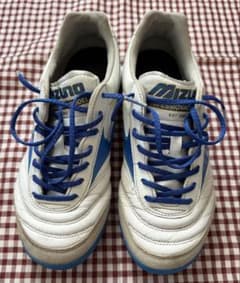 MIZUNO サッカートレーニングシューズ ホワイト×ブルーのサムネイル