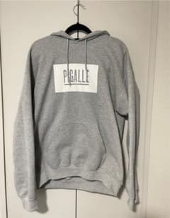値下げ！！  PIGALLE パーカー　グレー　ボックスロゴのサムネイル