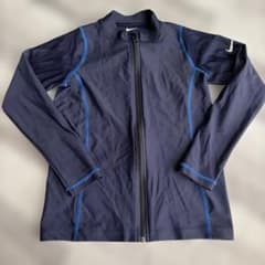 NIKEラッシュガードキッズ140cmのサムネイル
