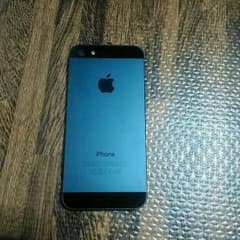 【美品】iPhone 5 32GB ブラック AUのサムネイル