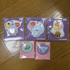[가명 발송·미사용]BT21 PVC 열쇠 고리·캔 배지 5개 세트