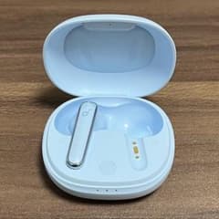 Anker Soundcore Life P3 ワイヤレスイヤホン　ケース・左耳のサムネイル