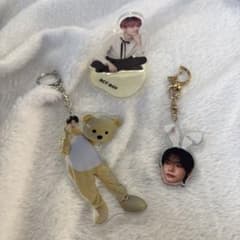 TXT ヨンジュンキーホルダーセット 3個 - メルカリ