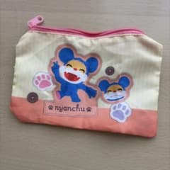 ニャンちゅう　ガチャ 総柄ポーチのサムネイル