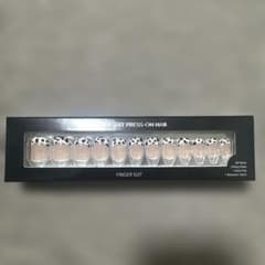 FINGER SUIT PRESS-ON NAIL ネイルチップのサムネイル