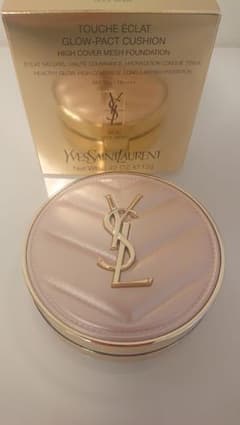 YSL イヴ・サンローラン ラディアント タッチ グロウパクト  BR20のサムネイル