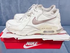 NIKE ナイキエアマックスエクシーのサムネイル