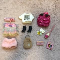 リカちゃん人形のお洋服と小物のサムネイル