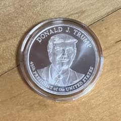 第45代 トランプ大統領 1オンス 銀貨 999 新品 未開封 イーグル 第45代 トランプ大統領 1オンス 銀貨 999 新品 未開封 イーグル - メルカリ