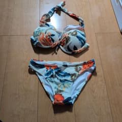 HOYUKI フローラル柄 セパレート水着 Mのサムネイル
