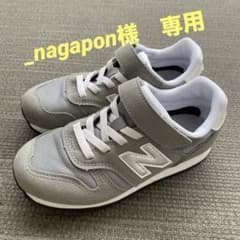 ニューバランス　キッズスニーカー　19センチのサムネイル