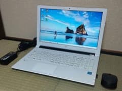 NEC LAVIE  ホワイト 薄型 きれい 目立つ傷無し ノートPCのサムネイル