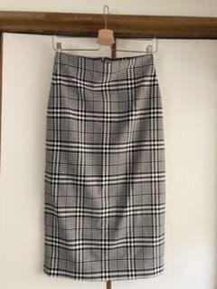 【美品】ZARAタイト七分丈チェックスカートのサムネイル