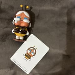 ポップマート正規品　クライベイビー　クライング　アゲイン　ハチのサムネイル