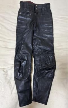 期間限定値下げ！クシタニ 本革レザーパンツ - メルカリ