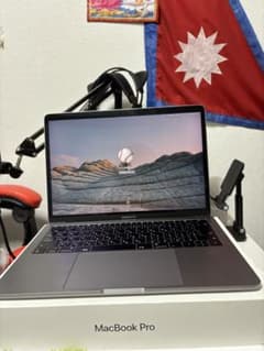 MacBook Pro 13 2017 i58GB/256GB バッテリー65回 - メルカリ