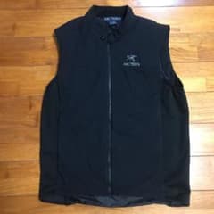 アークテリクスのベストのサムネイル
