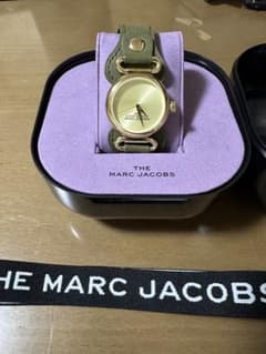 THE MARC JACOBS Cuff Watch オリーブグリーン　箱ありのサムネイル