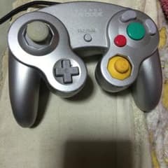 ゲームキューブコントローラー シルバーのサムネイル