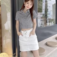 ミシェルマカロン ダブルベルトデニムミニスカート 新品タグ付きのサムネイル